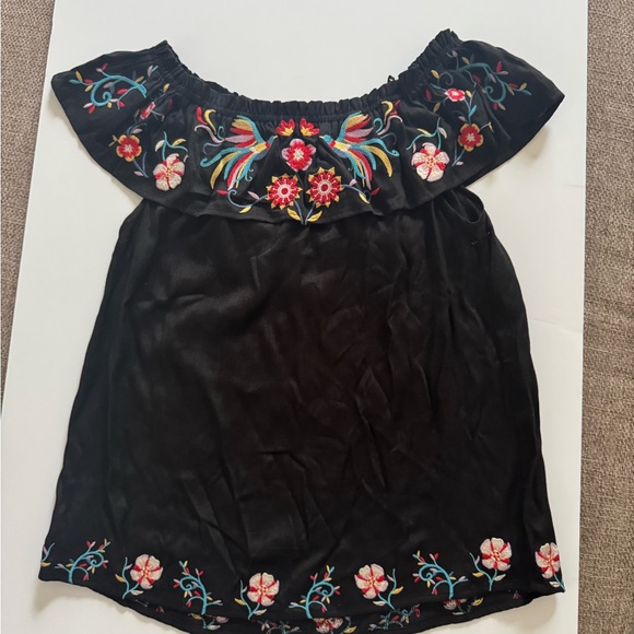 Black Off-Shoulder Top with Floral Embroidery - Picture 2 of 7